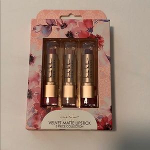 nicole miller lip kit